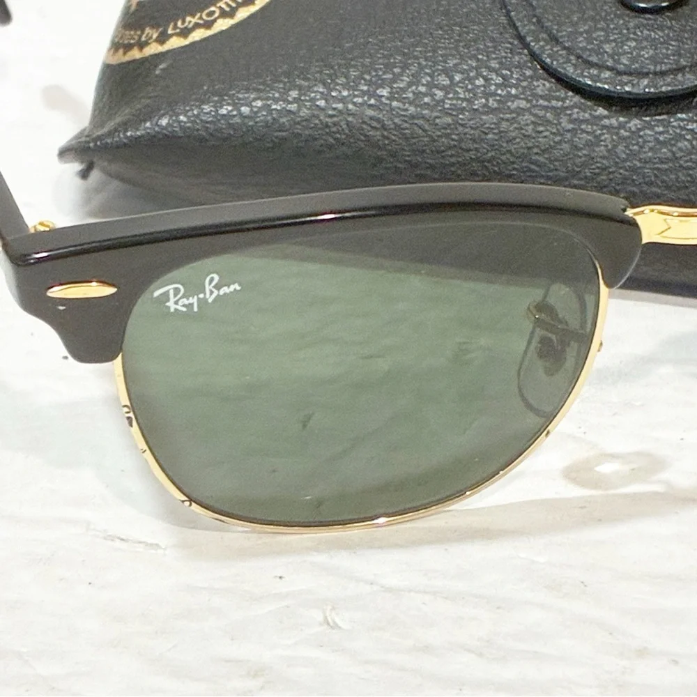 Ray Ban Unisex Clubmaster Classic Black‎ Gold Trim Sunglasses